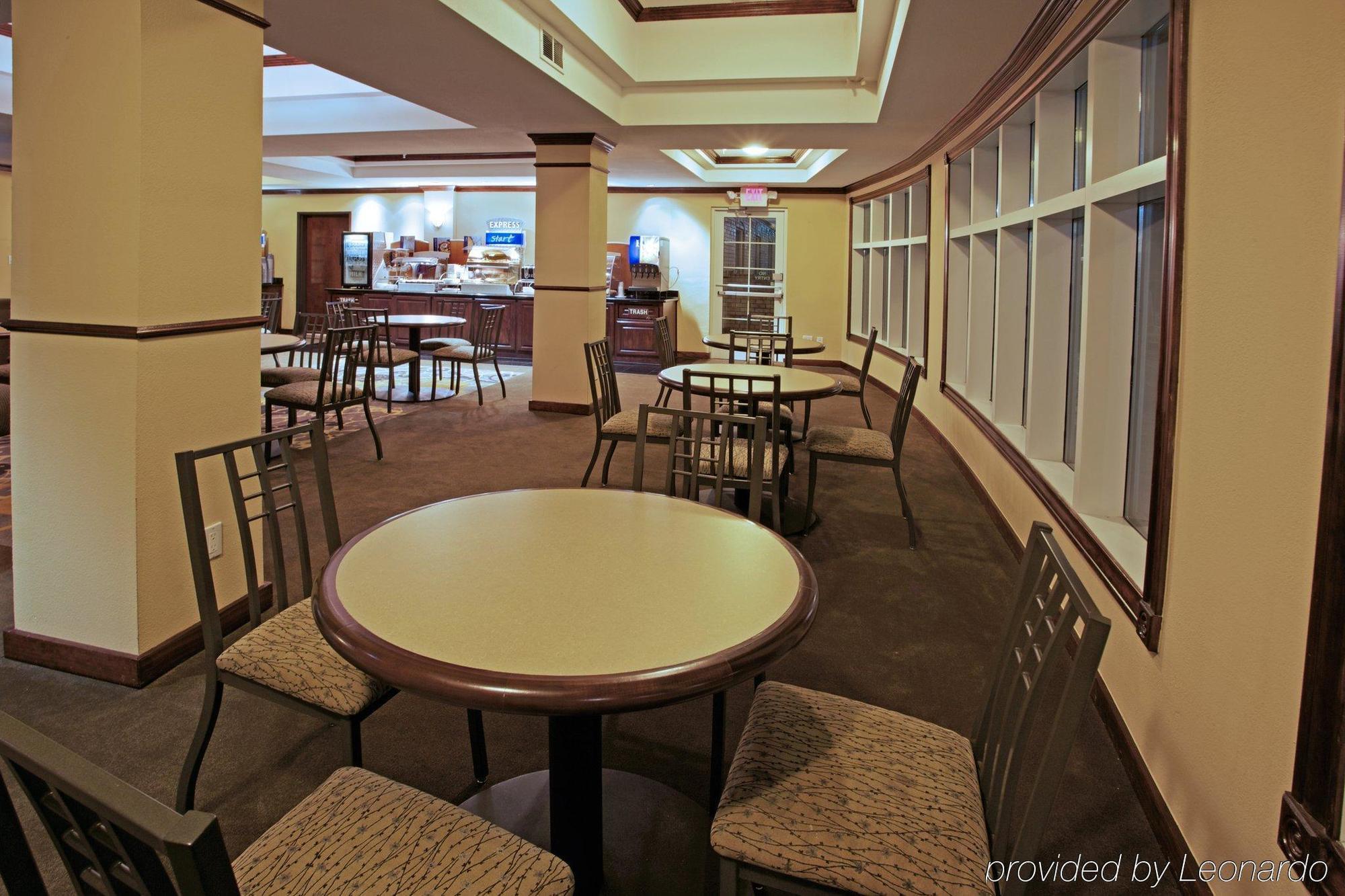 Holiday Inn Express Pearland By Ihg Restoran gambar